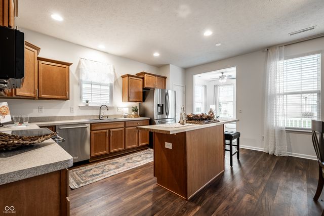 15983 Lambrusco Way, Fishers, IN 46037