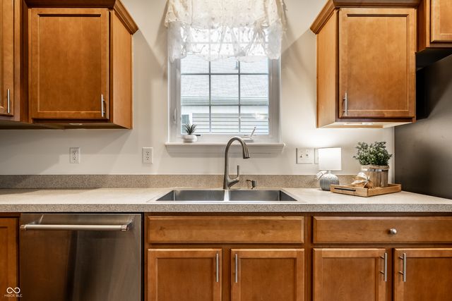 15983 Lambrusco Way, Fishers, IN 46037