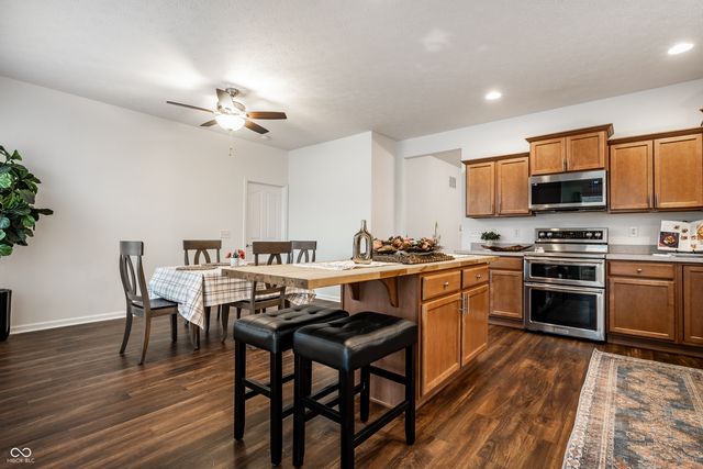 15983 Lambrusco Way, Fishers, IN 46037