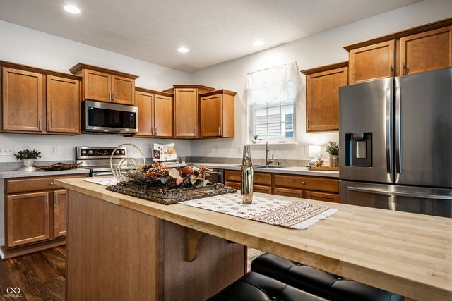 15983 Lambrusco Way, Fishers, IN 46037