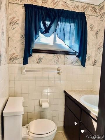 199 Fairgreen Drive Right, Amherst, NY 14228