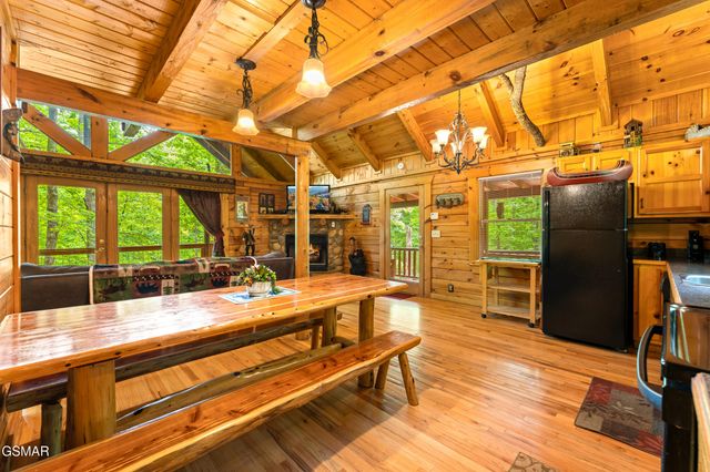 4230 Alyssa Way, Gatlinburg, TN 37738