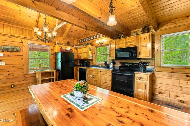 4230 Alyssa Way, Gatlinburg, TN 37738