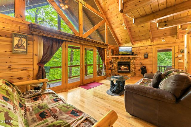 4230 Alyssa Way, Gatlinburg, TN 37738