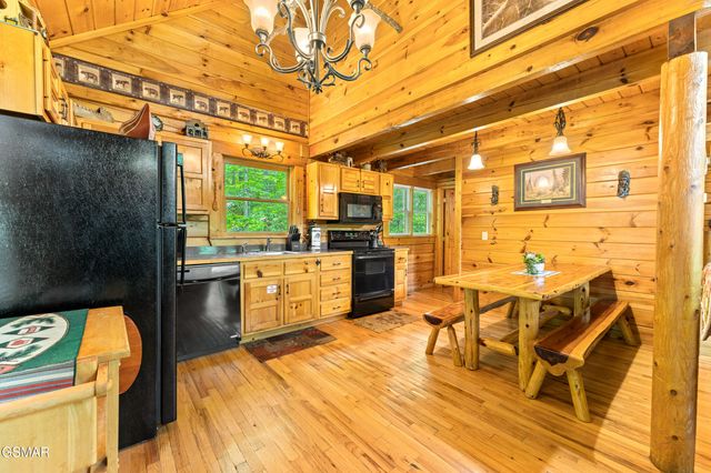 4230 Alyssa Way, Gatlinburg, TN 37738