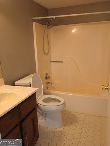 2505 W Broad Street APT 332, Athens, GA 30606