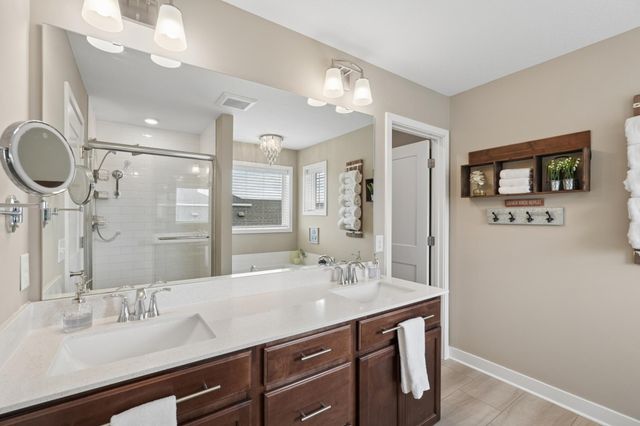 6004 Idsen Lane S, Cottage Grove, MN 55016
