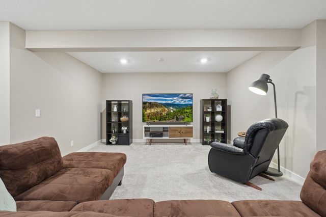 6004 Idsen Lane S, Cottage Grove, MN 55016
