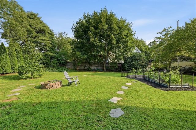76 Whitlow St, New Bedford, MA 02740