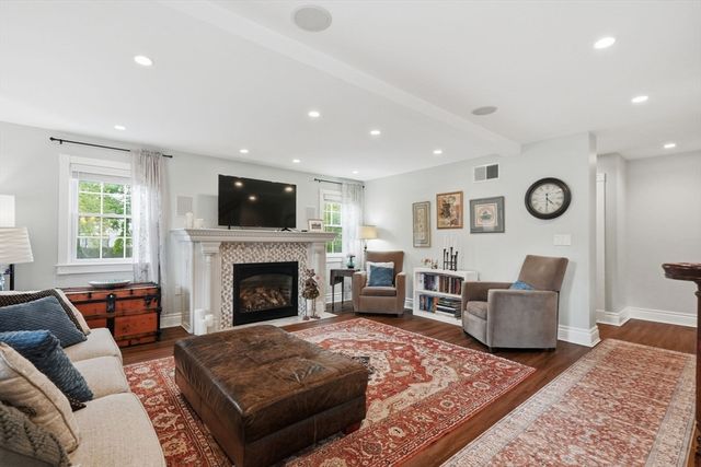 76 Whitlow St, New Bedford, MA 02740