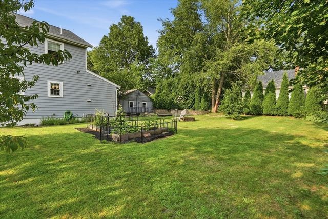 76 Whitlow St, New Bedford, MA 02740