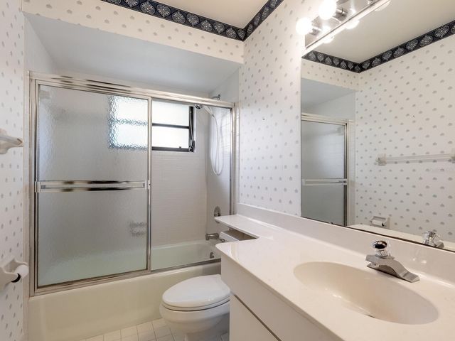 5450 GOLF POINTE DRIVE, Sarasota, FL 34243