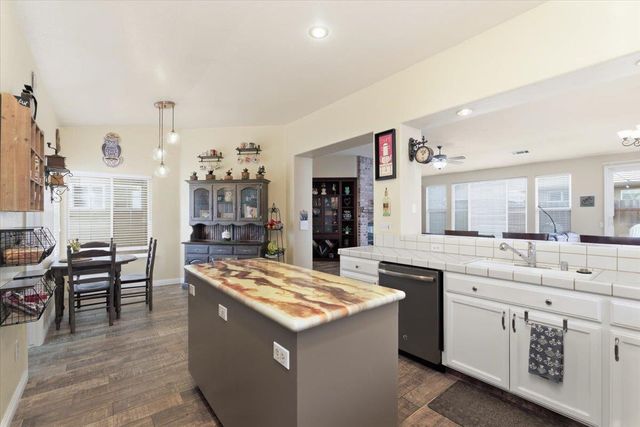 2681 Ponderosa Dr, Lodi, CA 95242