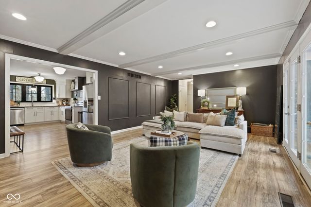 7643 Dean Road, Indianapolis, IN 46240