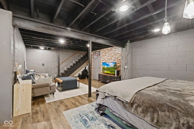 7643 Dean Road, Indianapolis, IN 46240