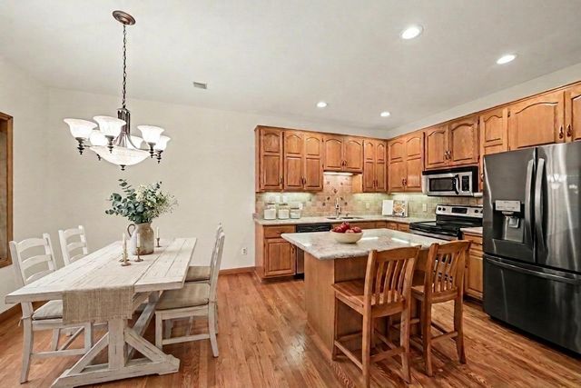 12999 Garvin Brook Lane, Apple Valley, MN 55124