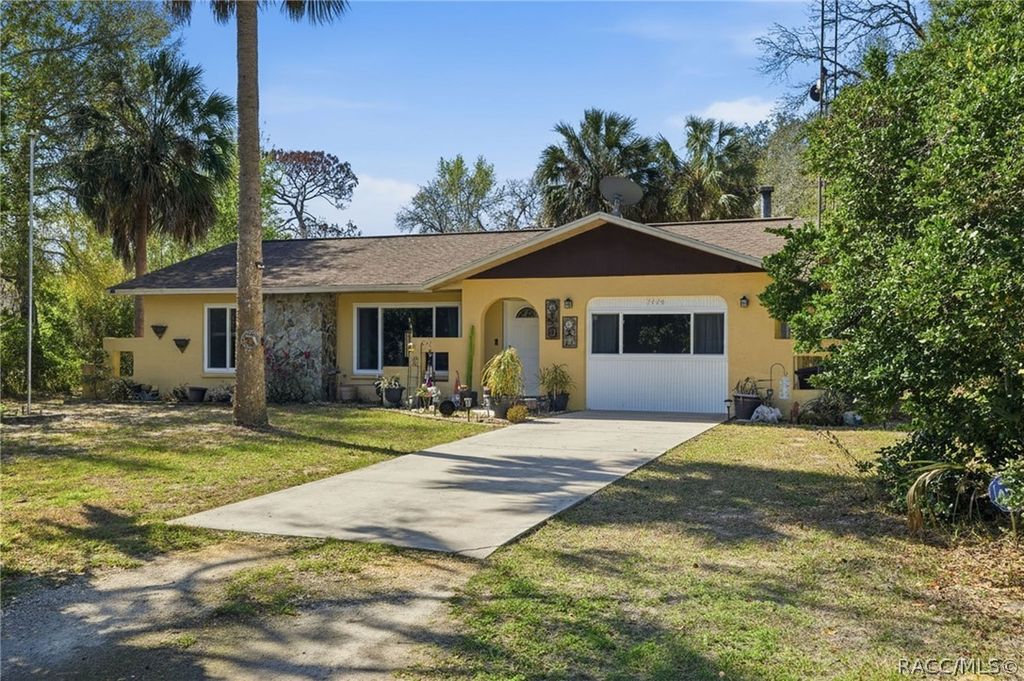 7020 W Grant Street, Homosassa, FL 34448