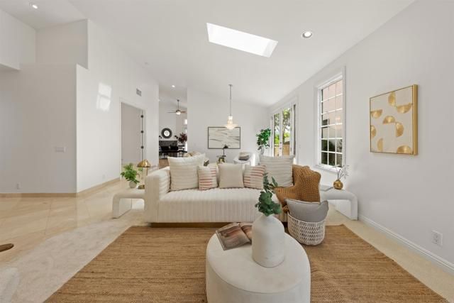 12055 Tretagnier Circle, Rancho Bernardo (san Diego), CA 92128