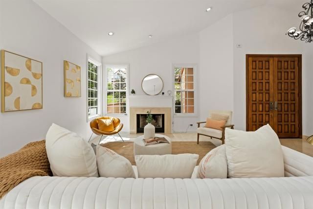 12055 Tretagnier Circle, Rancho Bernardo (san Diego), CA 92128