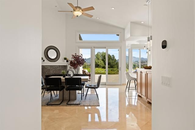 12055 Tretagnier Circle, Rancho Bernardo (san Diego), CA 92128