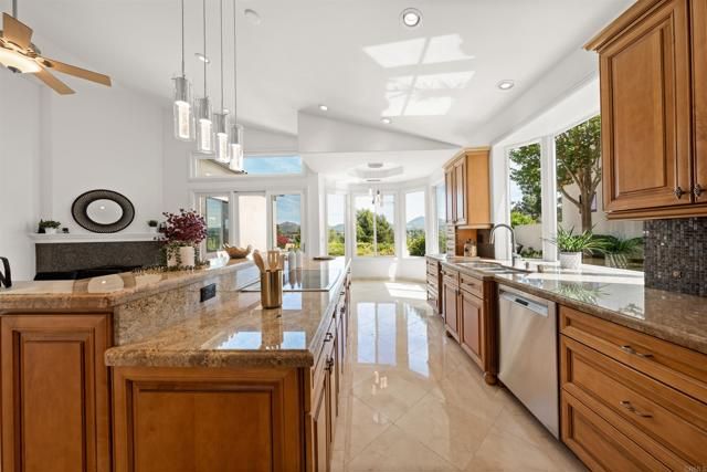 12055 Tretagnier Circle, Rancho Bernardo (san Diego), CA 92128