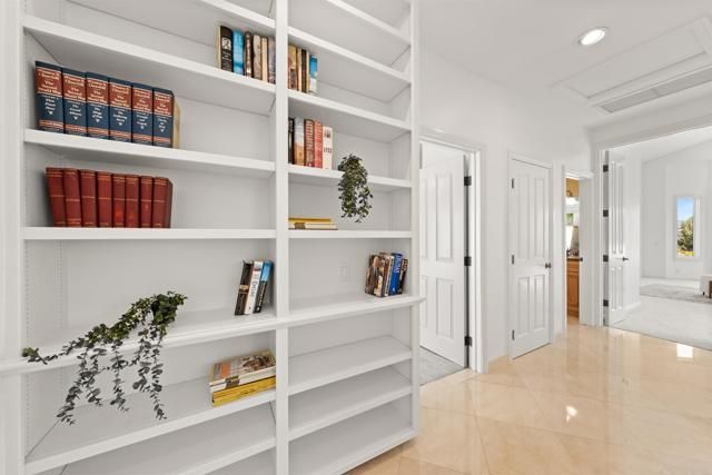 12055 Tretagnier Circle, Rancho Bernardo (san Diego), CA 92128