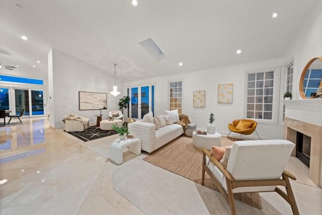 12055 Tretagnier Circle, Rancho Bernardo (san Diego), CA 92128