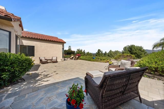 12055 Tretagnier Circle, Rancho Bernardo (san Diego), CA 92128