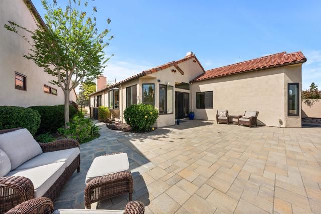 12055 Tretagnier Circle, Rancho Bernardo (san Diego), CA 92128