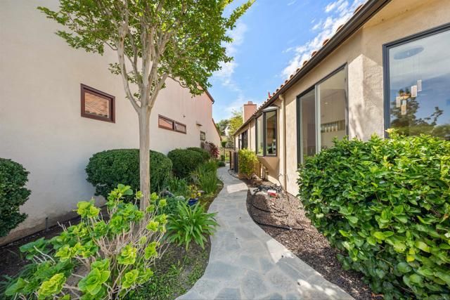 12055 Tretagnier Circle, Rancho Bernardo (san Diego), CA 92128