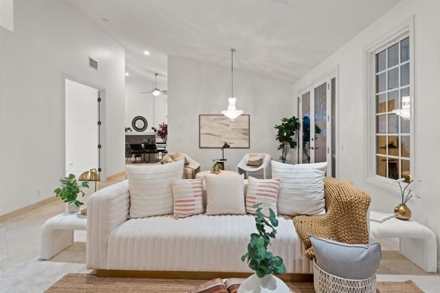 12055 Tretagnier Circle, Rancho Bernardo (san Diego), CA 92128