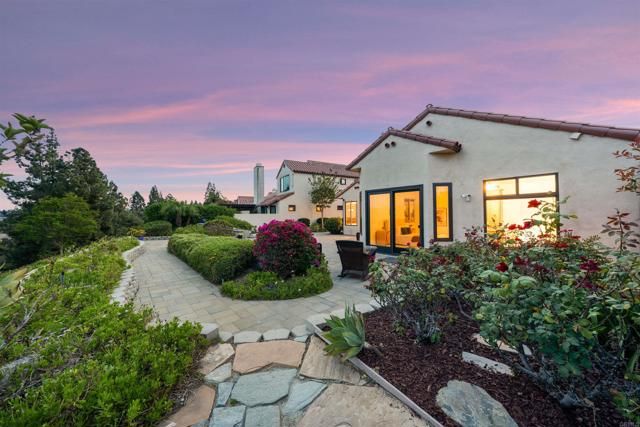 12055 Tretagnier Circle, Rancho Bernardo (san Diego), CA 92128