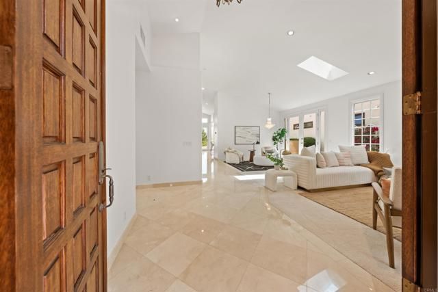 12055 Tretagnier Circle, Rancho Bernardo (san Diego), CA 92128