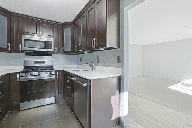 51 Vista Drive B341, Nanuet, NY 10954