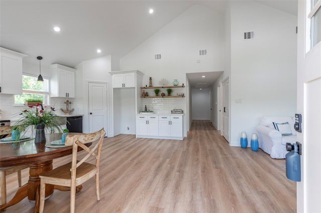 4213 Houx Street, Bacliff, TX 77518