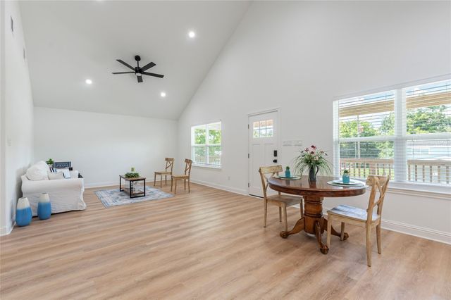 4213 Houx Street, Bacliff, TX 77518