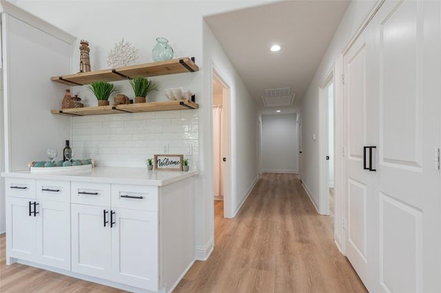 4213 Houx Street, Bacliff, TX 77518