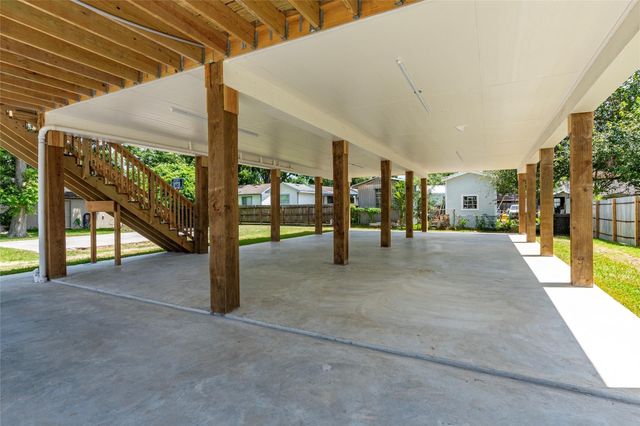 4213 Houx Street, Bacliff, TX 77518