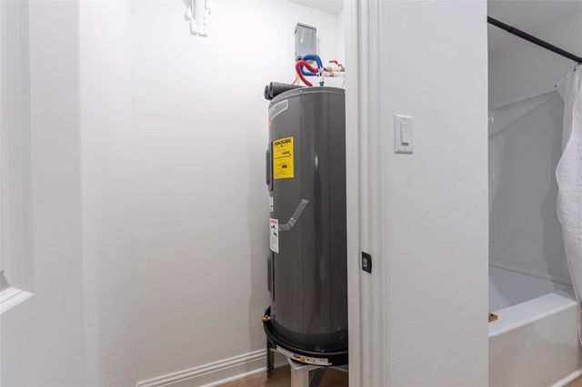 4213 Houx Street, Bacliff, TX 77518