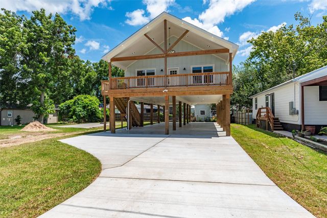 4213 Houx Street, Bacliff, TX 77518