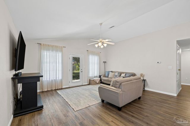 3747 Boardwalk Ct, Gulf Breeze, FL 32563