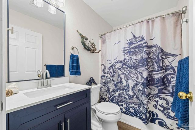 3747 Boardwalk Ct, Gulf Breeze, FL 32563