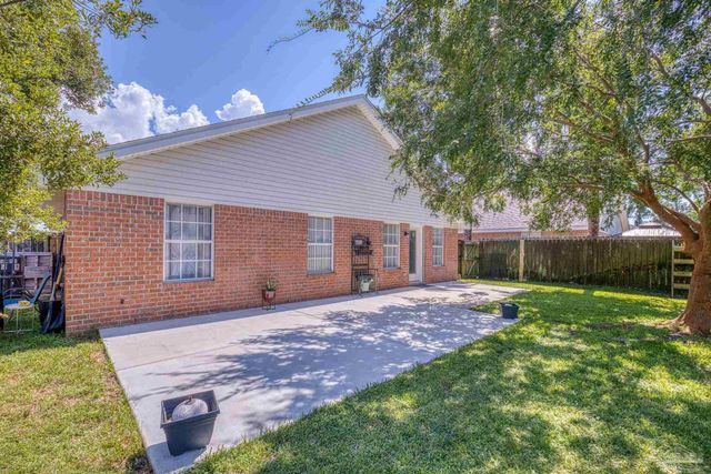 3747 Boardwalk Ct, Gulf Breeze, FL 32563