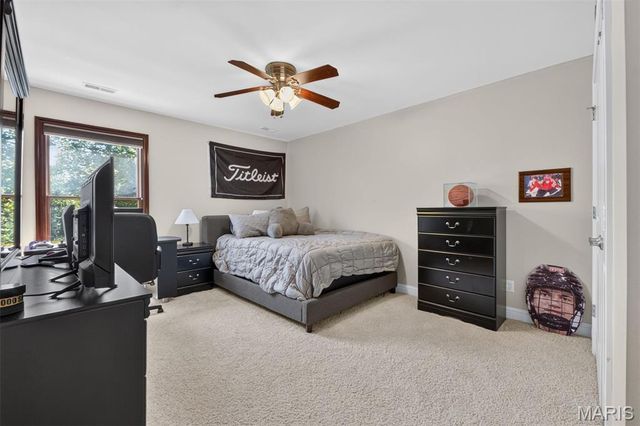 5450 Hagemann Pointe Drive, St Louis, MO 63128