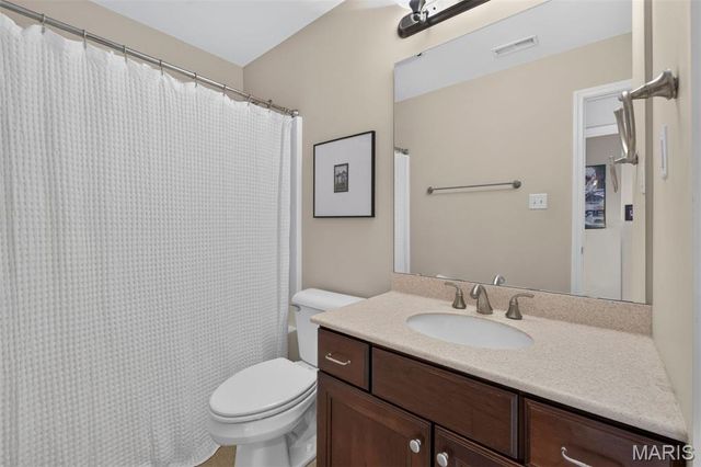 5450 Hagemann Pointe Drive, St Louis, MO 63128
