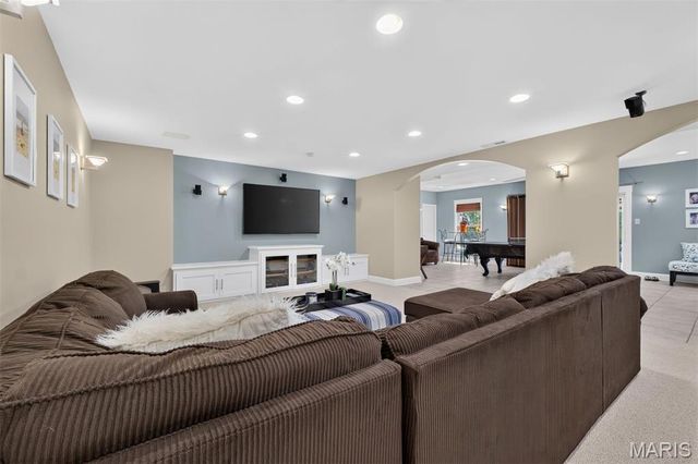 5450 Hagemann Pointe Drive, St Louis, MO 63128