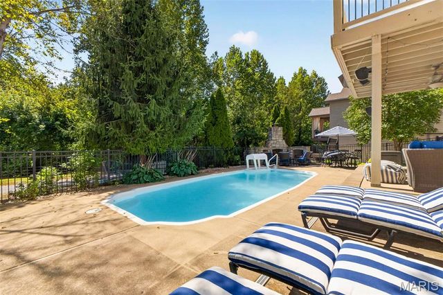 5450 Hagemann Pointe Drive, St Louis, MO 63128