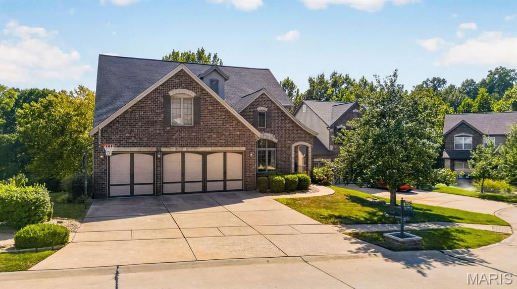 5450 Hagemann Pointe Drive, St Louis, MO 63128