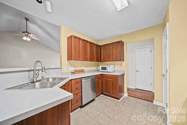 6414 Goldenblush Circle, Charlotte, NC 28269