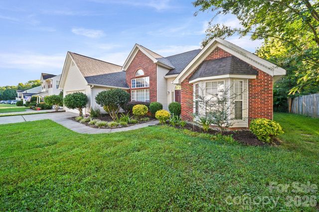 6414 Goldenblush Circle, Charlotte, NC 28269
